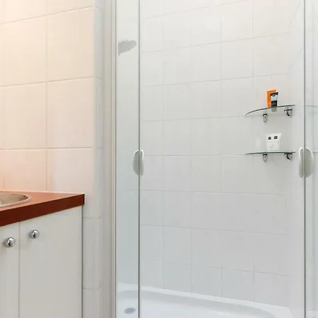 Apartment Keizerstraat Apartment, 2 Mins To Beach *